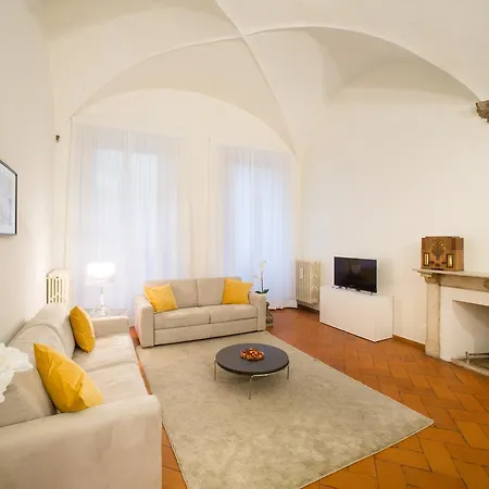 Apartment Apo1 Deluxe 2bdr Family By Ponte Vecchio *