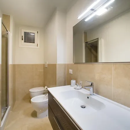 Apartment Apo1 Deluxe 2bdr Family By Ponte Vecchio